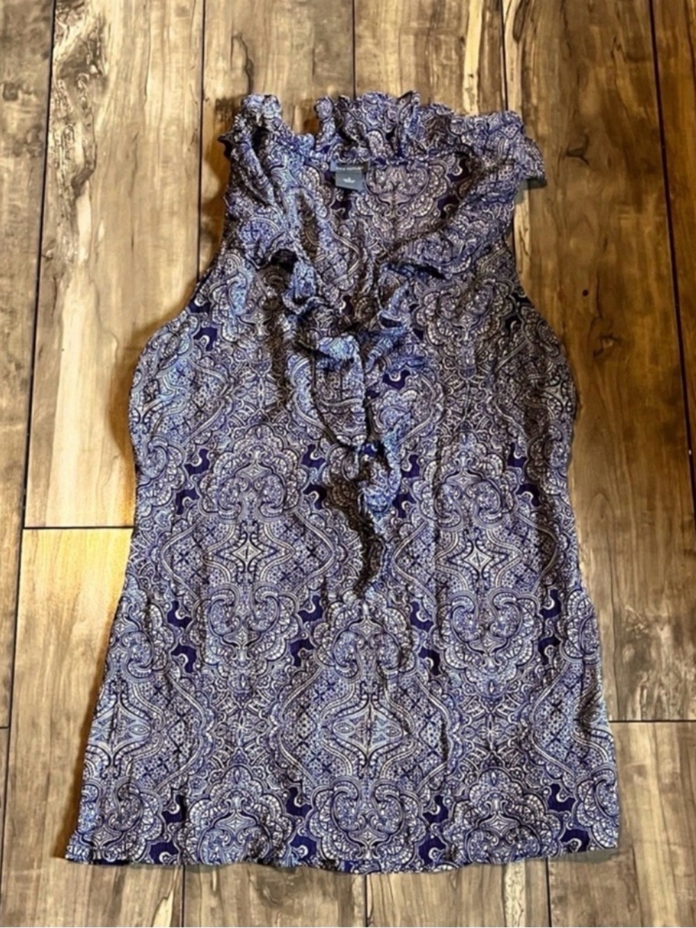 Ann Taylor sleeveless ruffled purple and white sheer blouse in size small